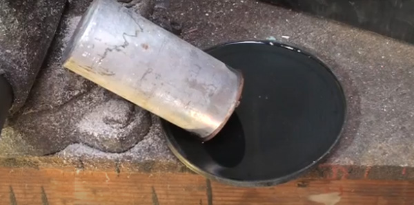 Tụ bù chảy dầu có dùng tiếp được không?