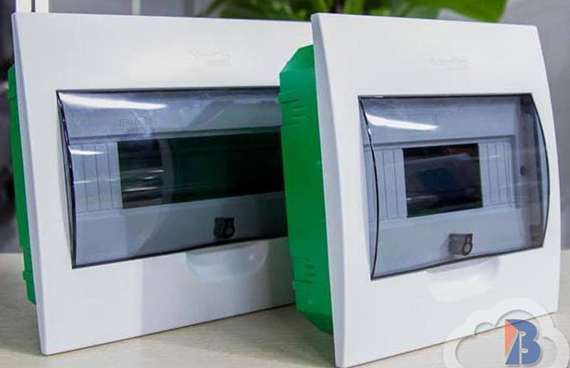 Tủ điện Schneider 8 module âm tường