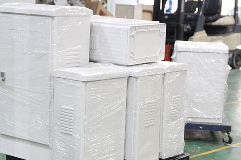 Tủ điện nhựa composite có bền hơn nhựa ABS không?