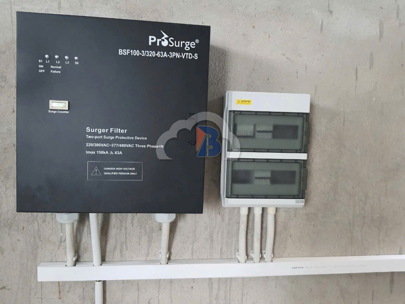Tủ điện nhựa lắp nổi trong nhà có an toàn không?