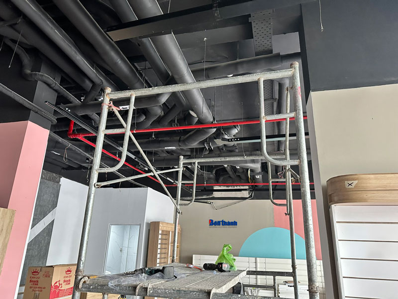 Chuẩn bị xử lý lắp đặt máng cáp cho công trình