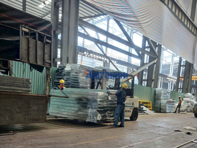 Máng cáp 200x50 cho hệ thống điện công nghiệp